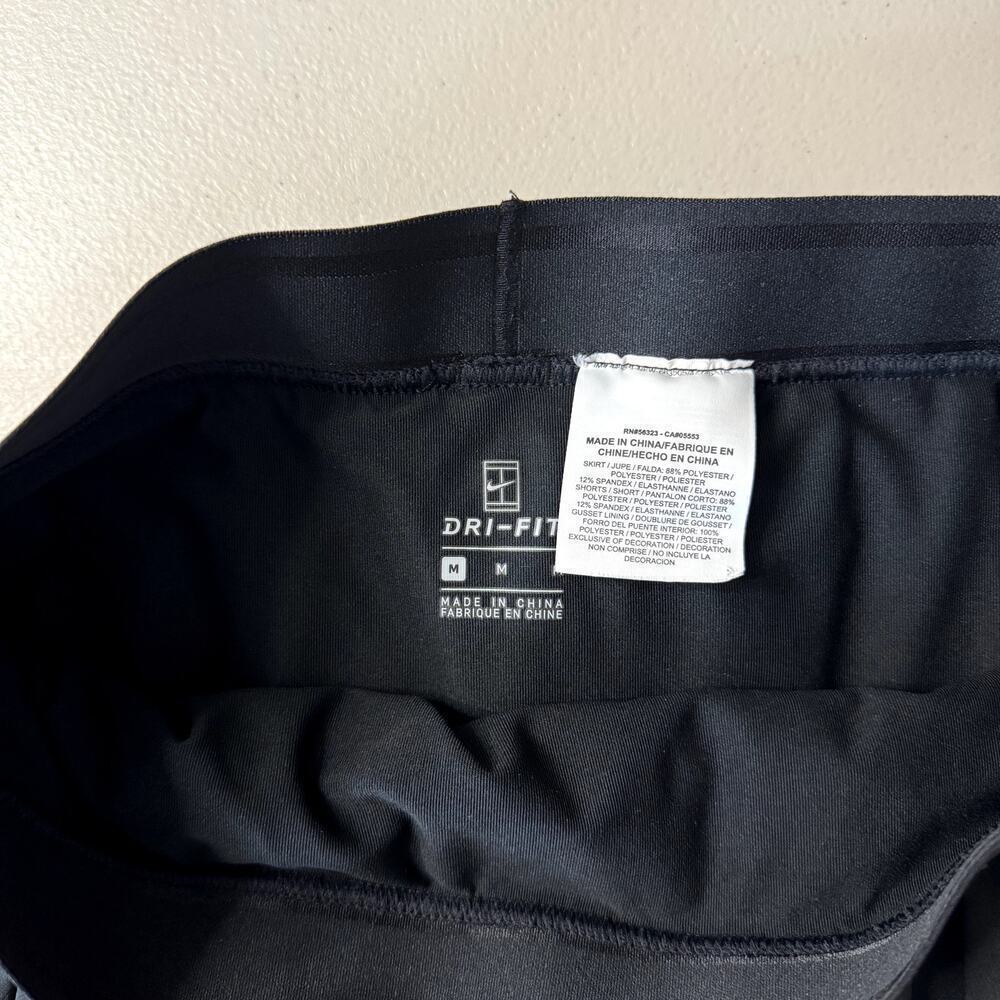 Nike Black Victory Court Tennis Skirt Size Medium Women's 13 inches - Picture 2 of 6